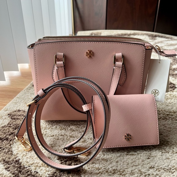 Tory Burch Handbags - 🎉🎉SOLD🎉🎉Tory Burch Handbag and Wallet